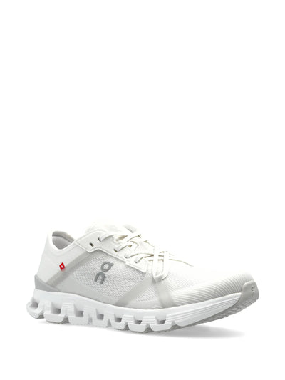 On Running Cloud X 4 AD Trainers in White Wolf